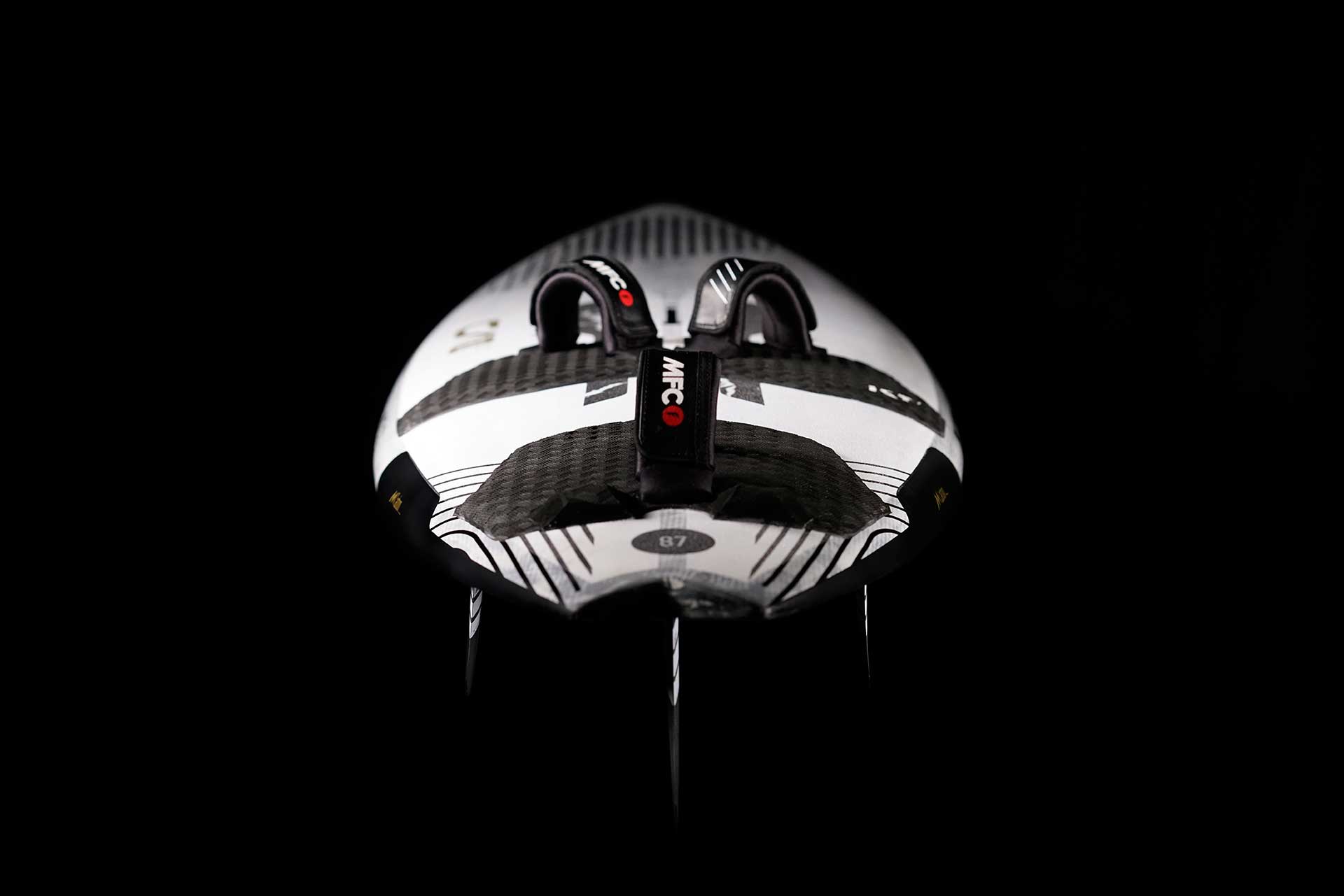 Quatro Pyramid Pro Thruster Windsurf Board 2023 Quatro Pyramid Pro Thruster Windsurf Board 2023