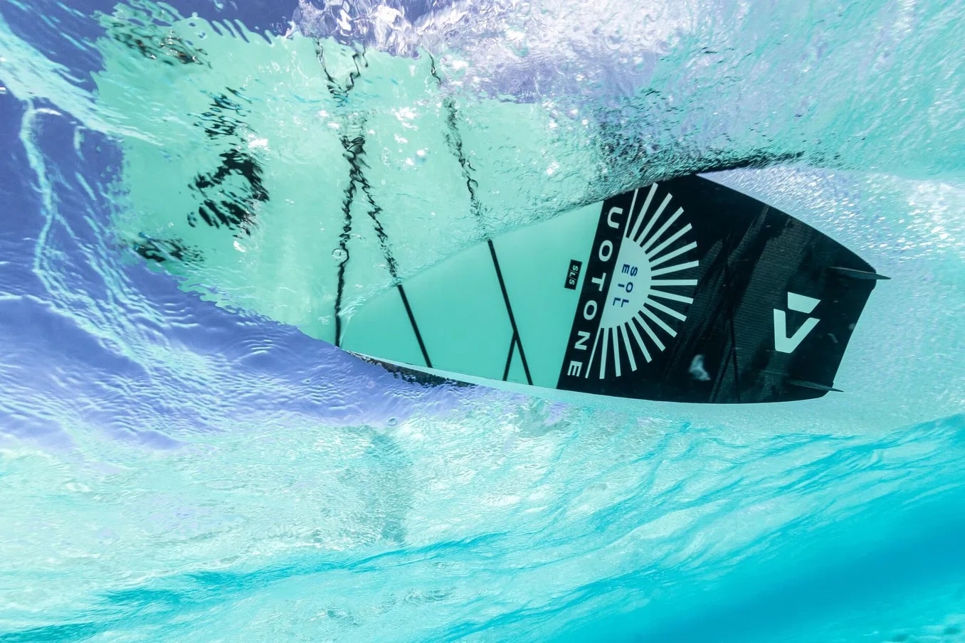 Duotone Soleil SLS Twintip Kiteboards 2025 Duotone Soleil SLS Twintip Kiteboards 2025