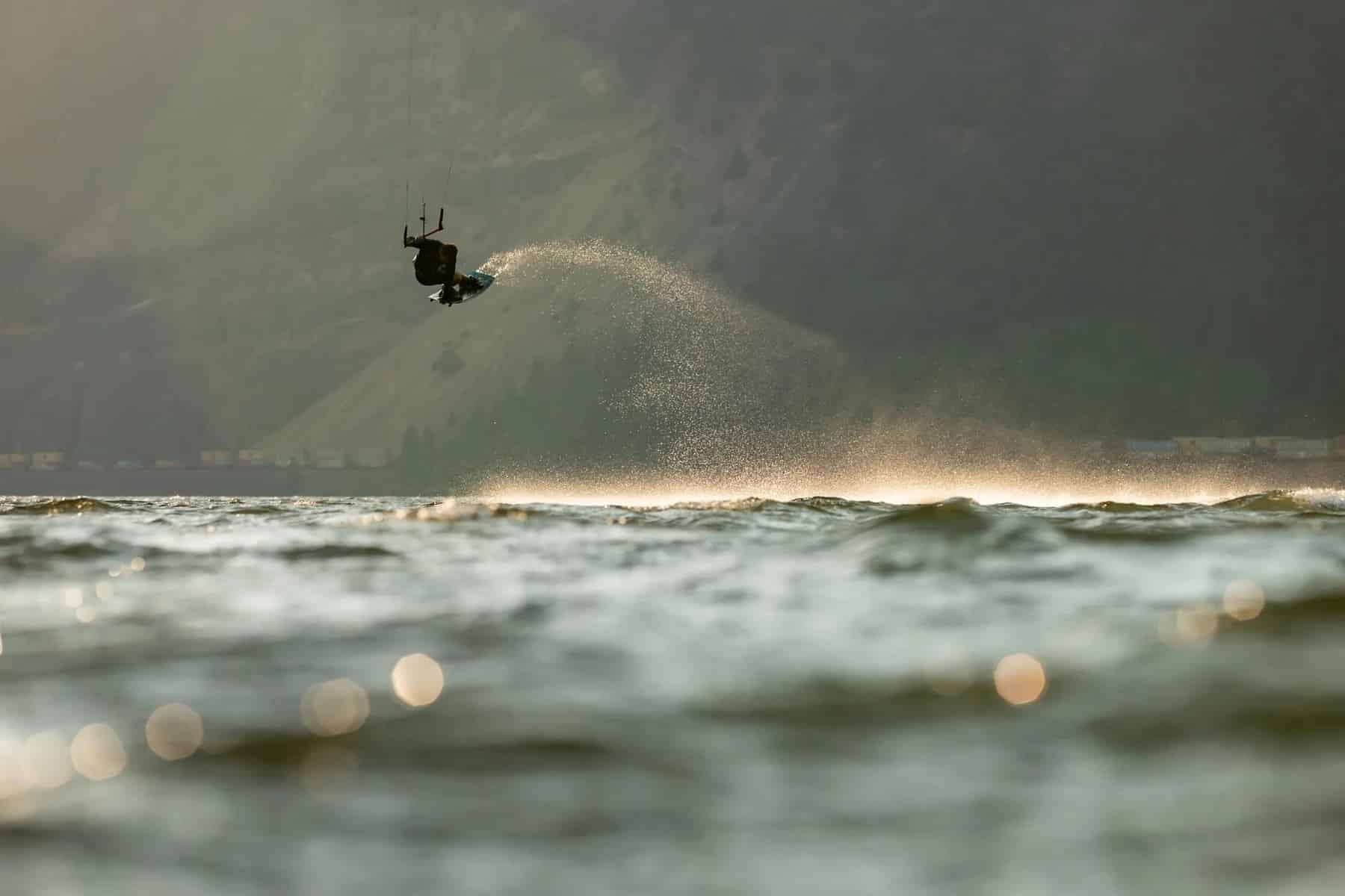 Naish Motion NVision Twintip Kiteboard 2025