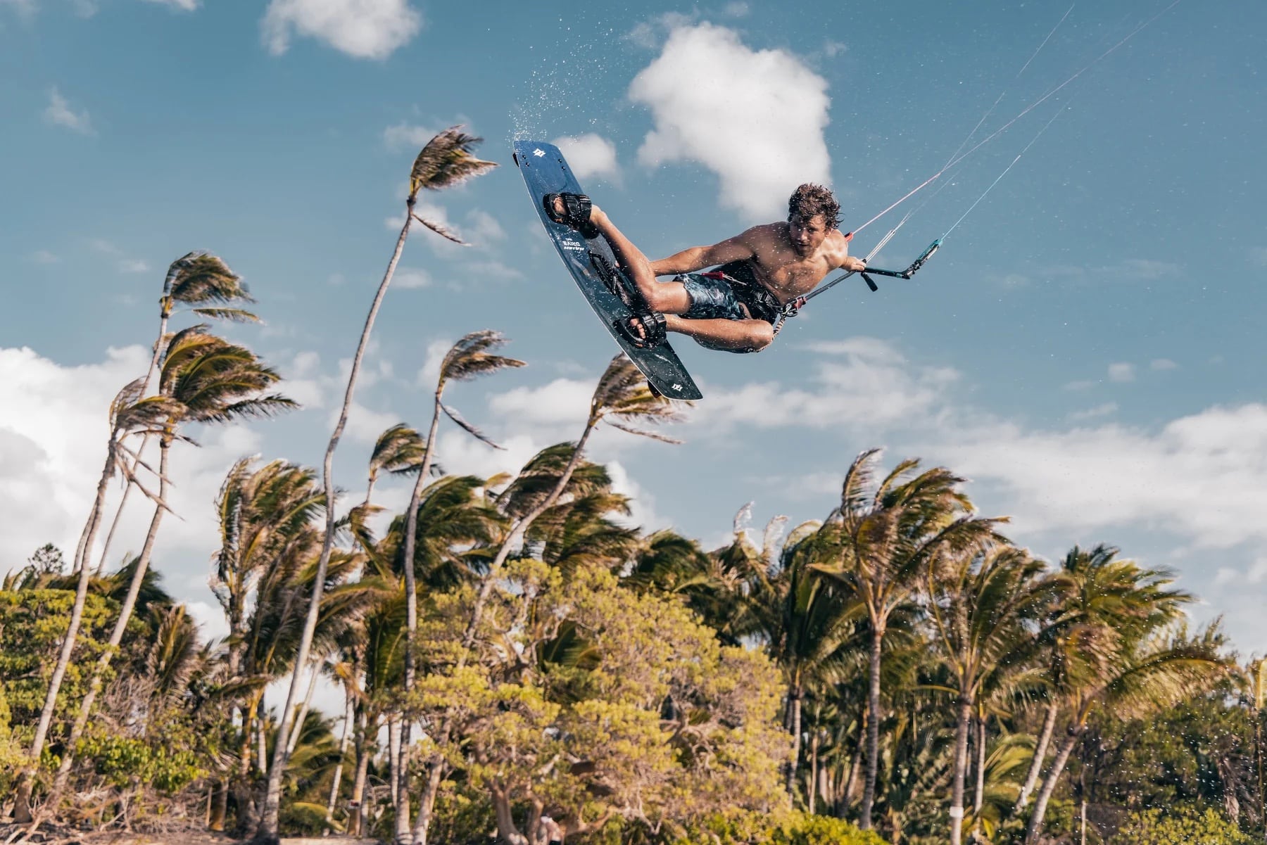 Naish Drive Twin Tip Kiteboards 2025 Naish Drive Twin Tip Kiteboards 2025