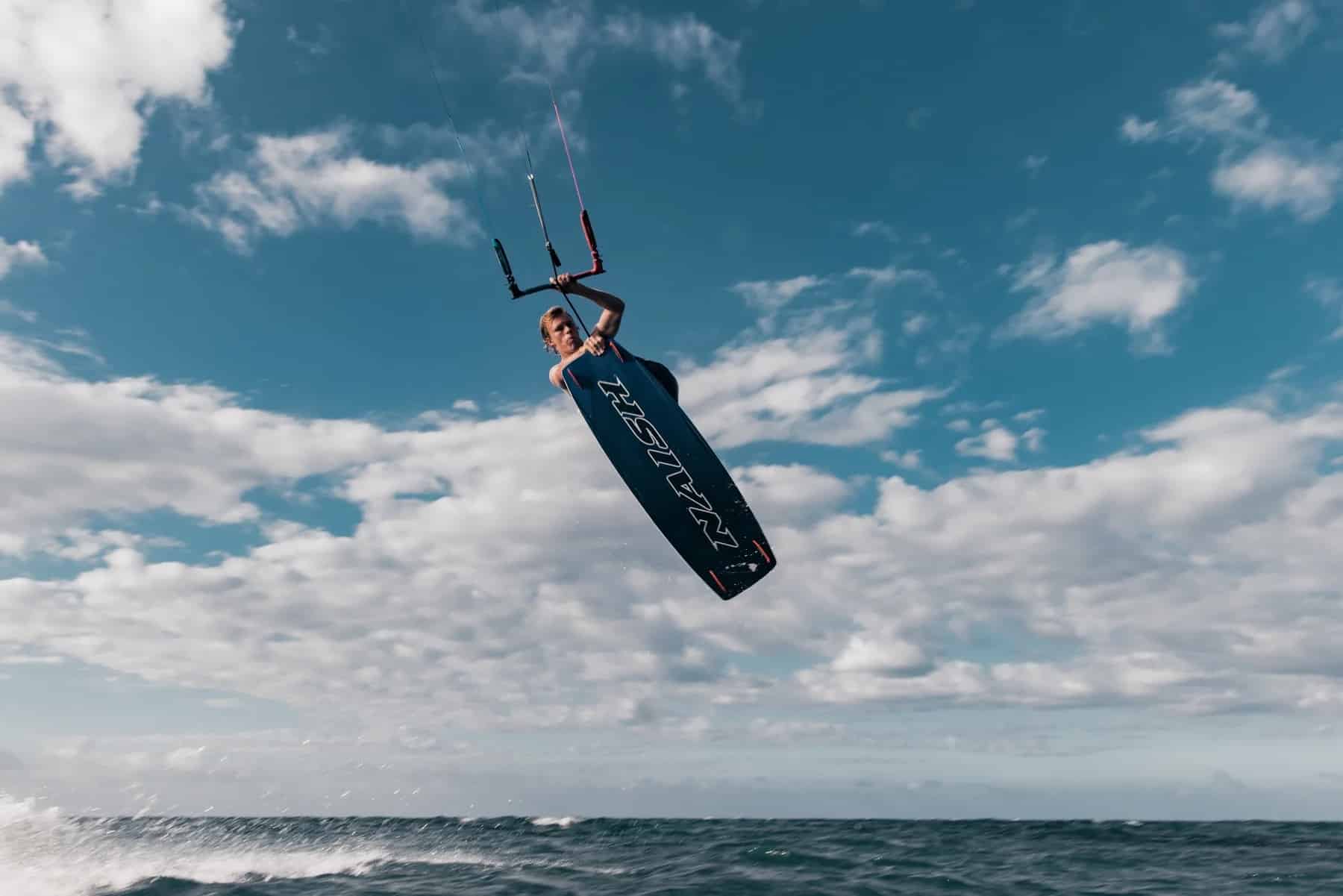 Naish Drive Twin Tip Kiteboards 2025 Naish Drive Twin Tip Kiteboards 2025