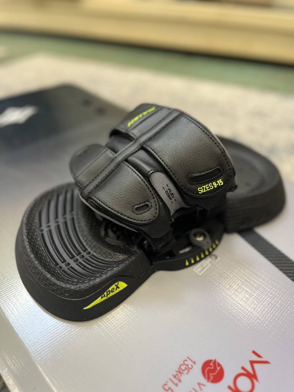 Naish S25 Apex Twin Tip Binding Naish S25 Apex Twin Tip Binding