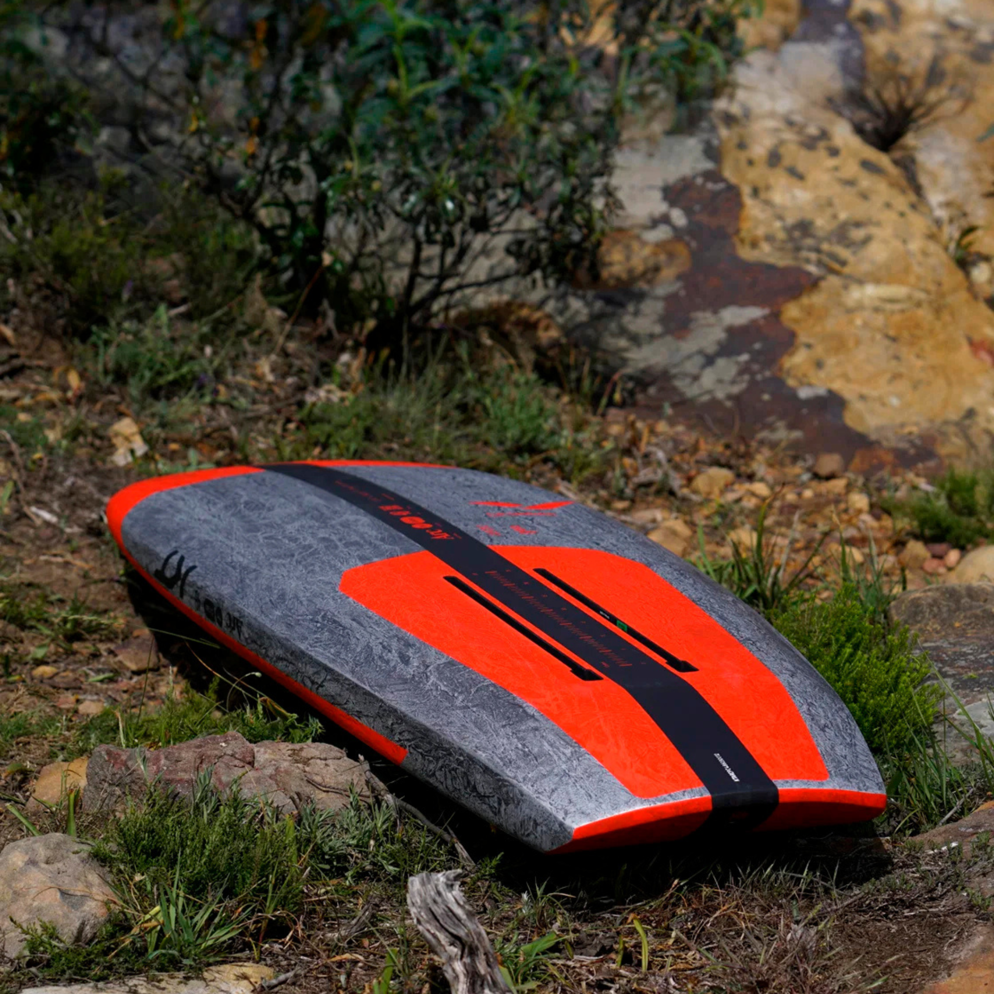 KT Arc Pro Carbon Foil Board 2026