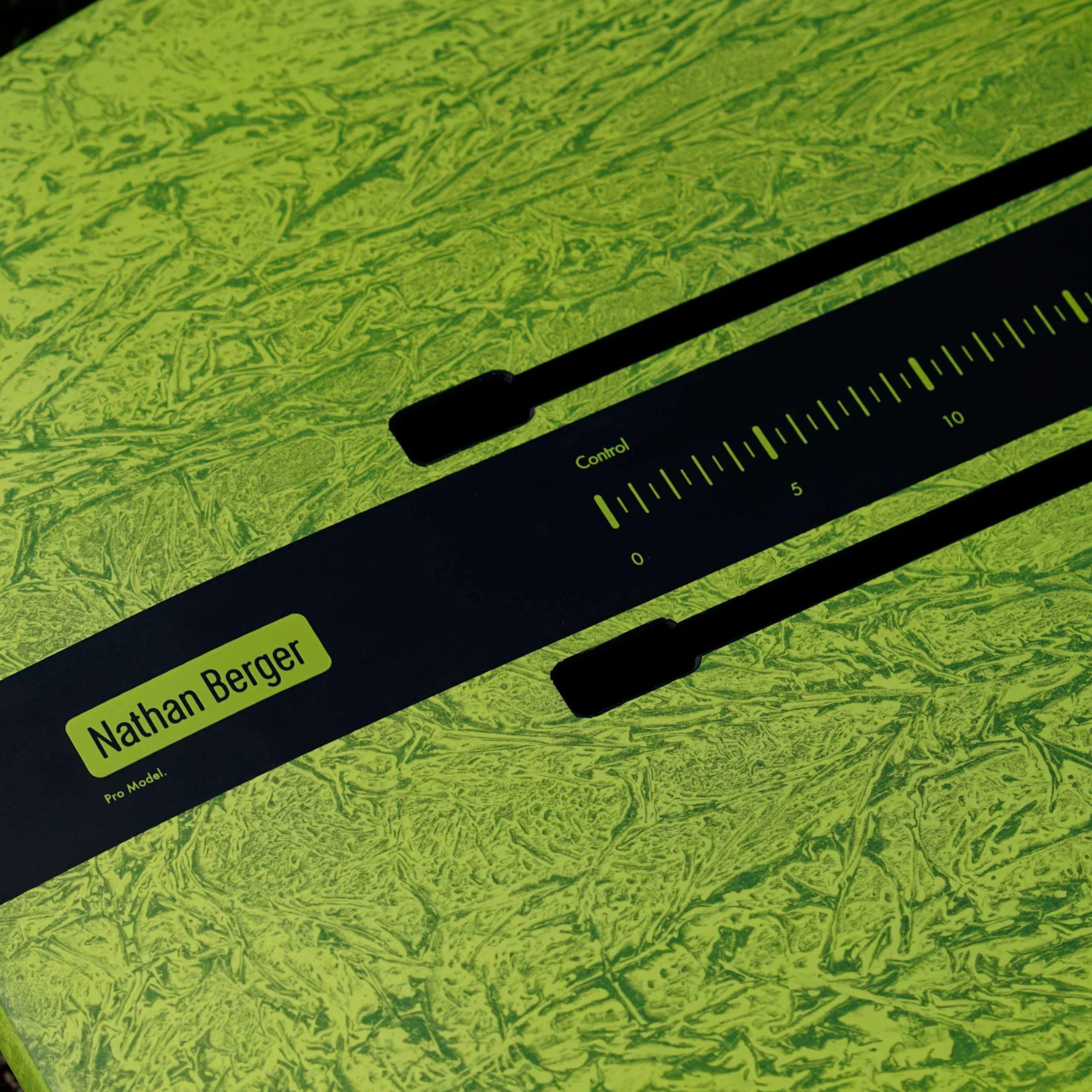 KT Vortex Pro Carbon Foil Board 2026