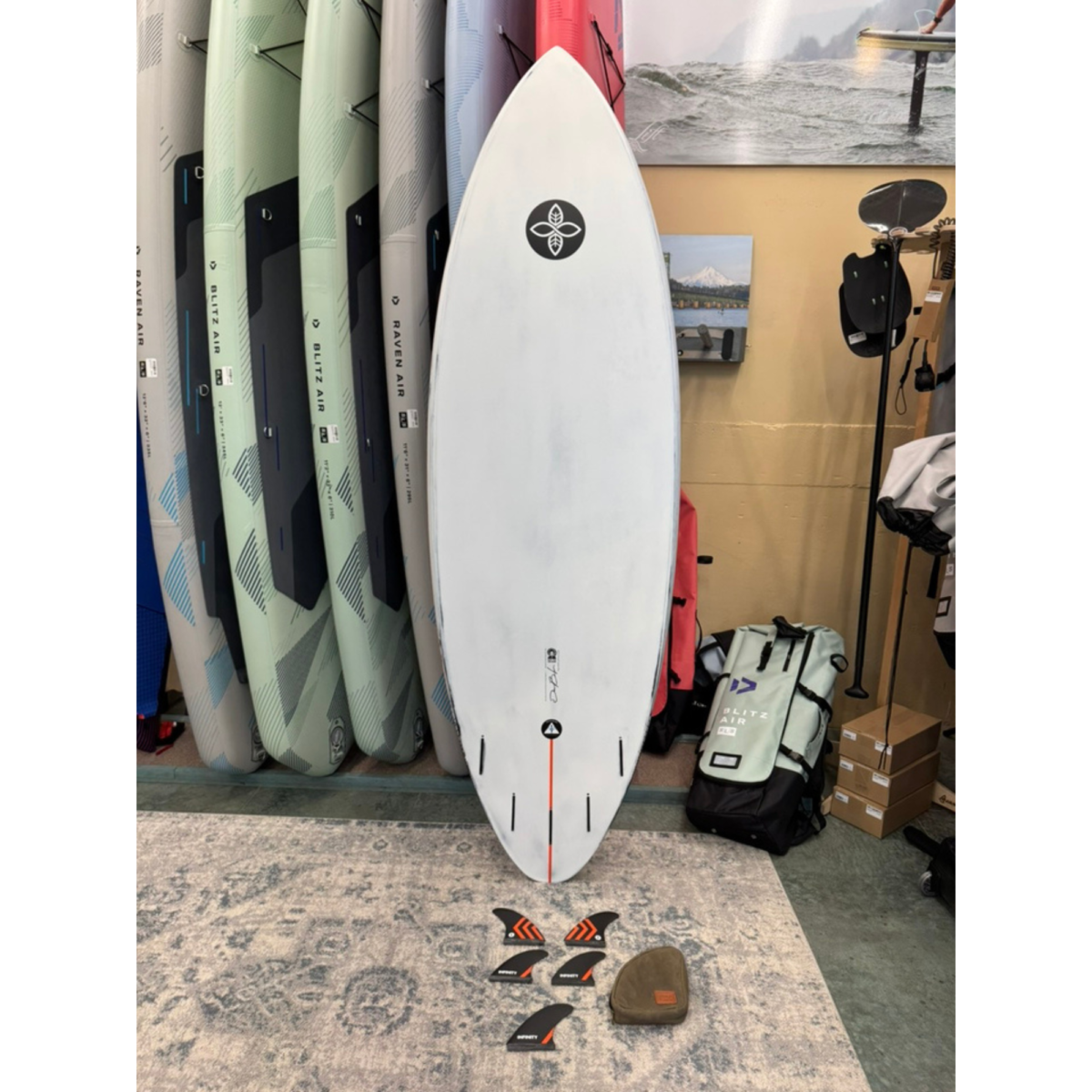 CONSIGNMENT Infinity Blur V3 8'2" x 29" (110L) 2025 A+ Condition | w/ Board Bag