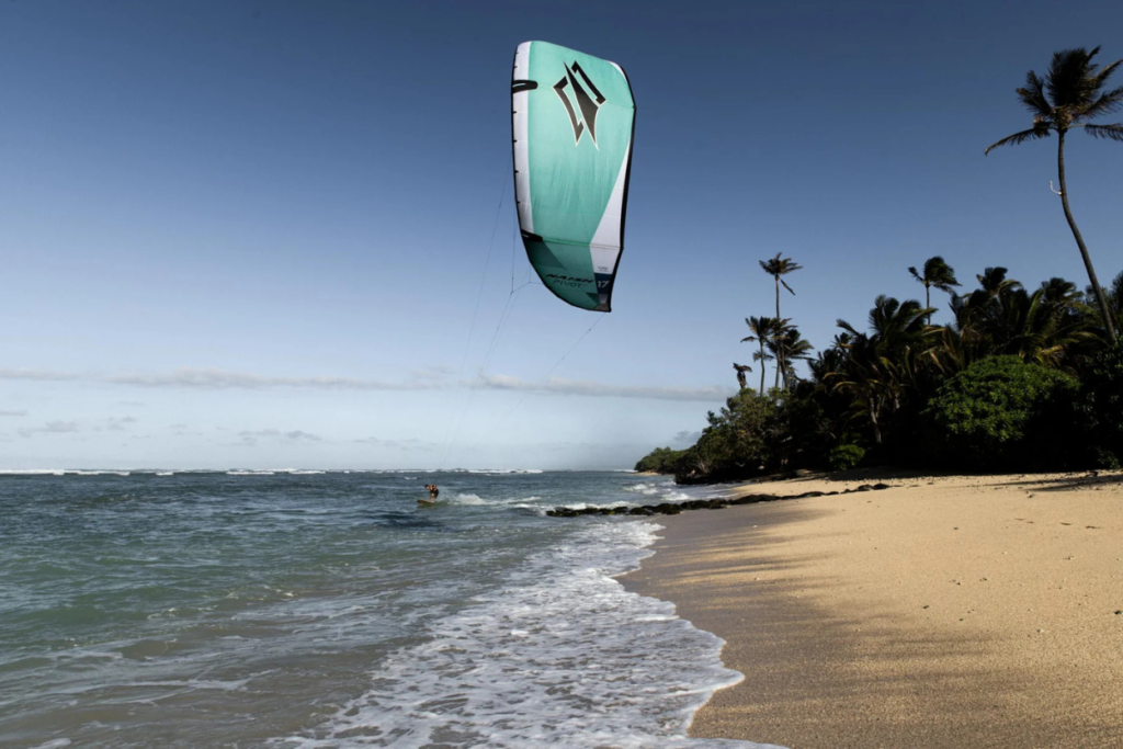 Naish Pivot [Q] LW Kiteboarding Kite 2025 | 17m