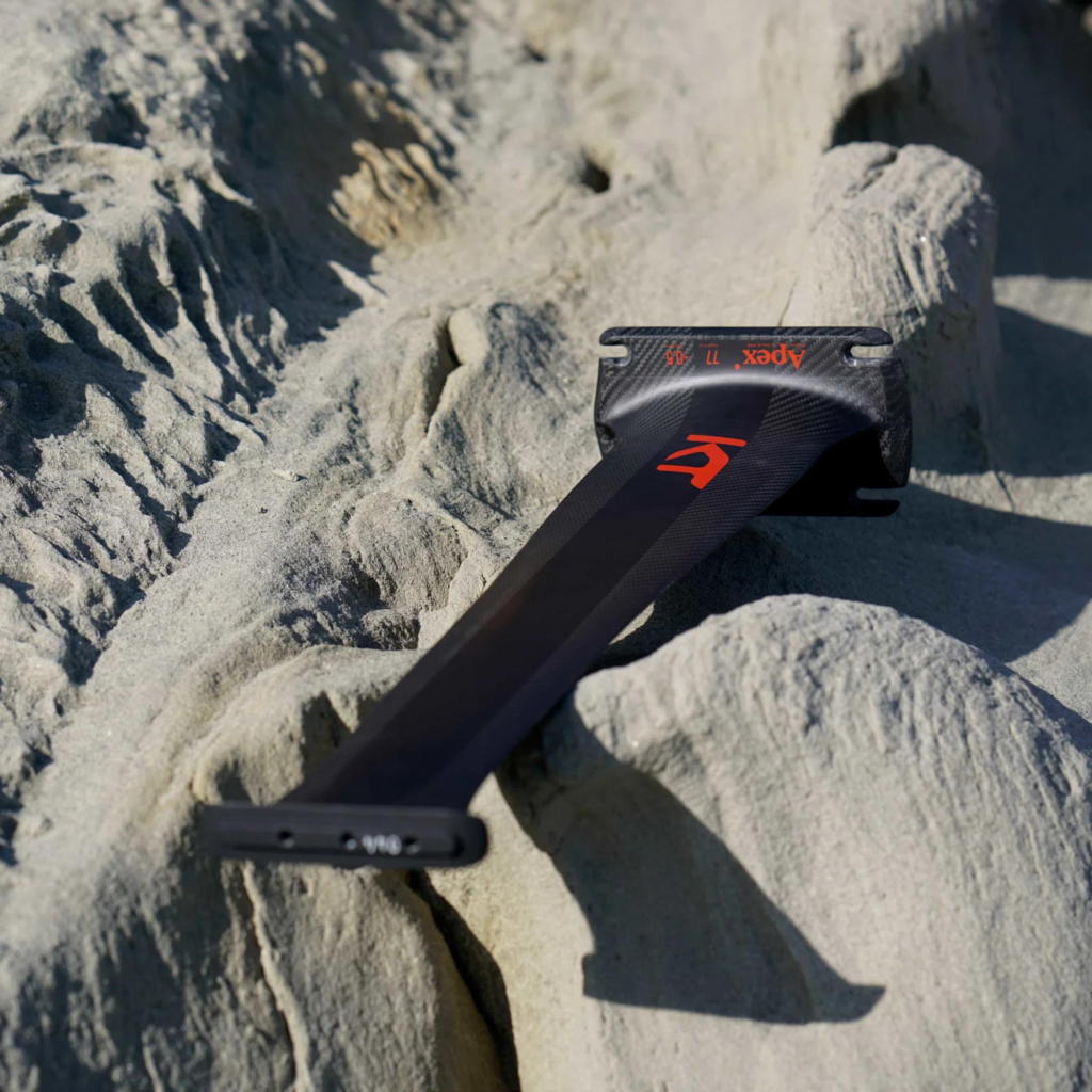 KT Apex Carbon Foil Mast 2026