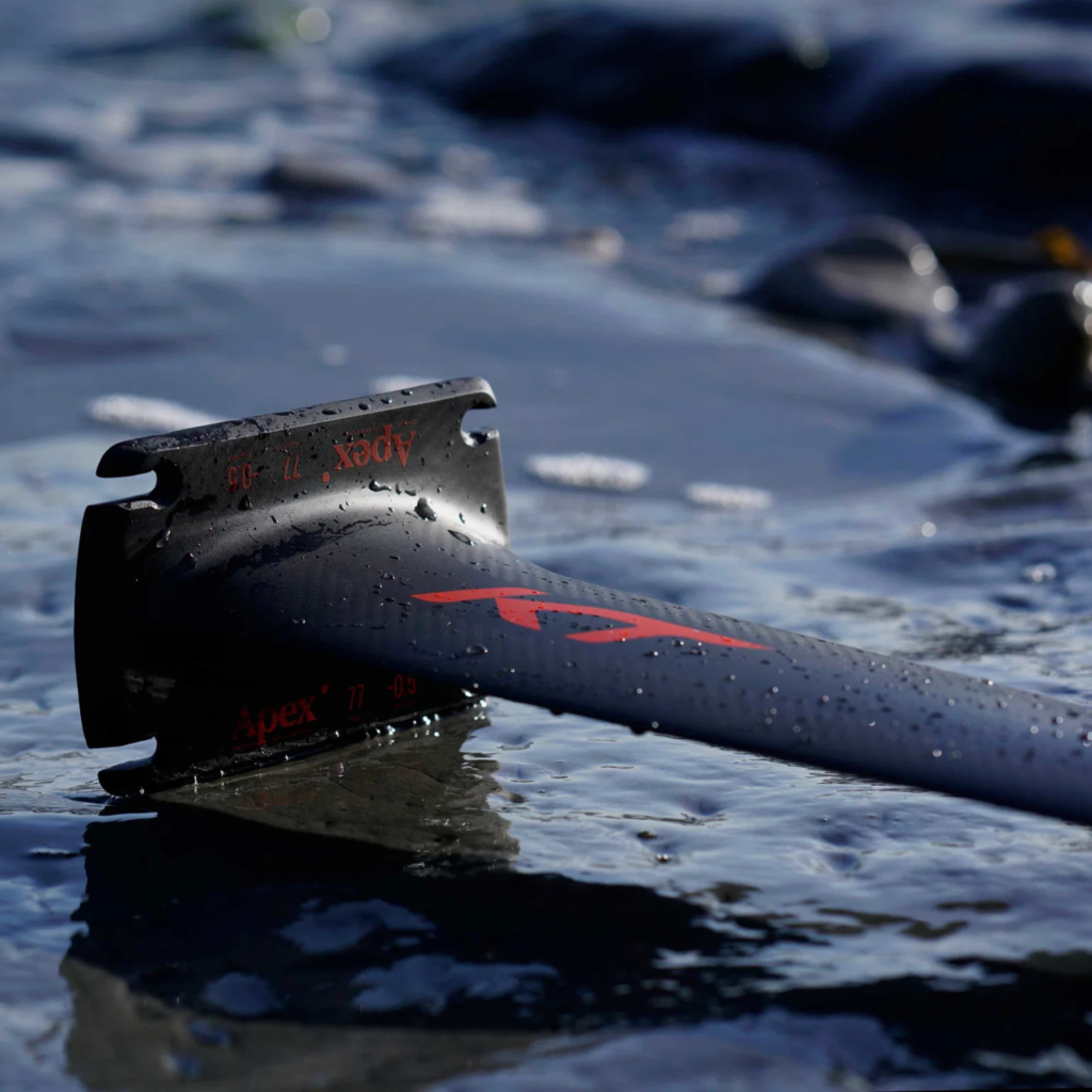 KT Apex Carbon Foil Mast 2026