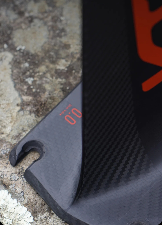 KT Apex Carbon Foil Mast 2026