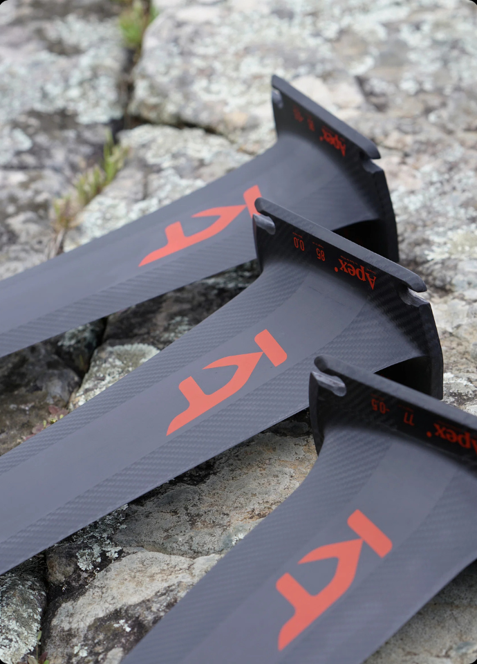 KT Apex Carbon Foil Mast 2026