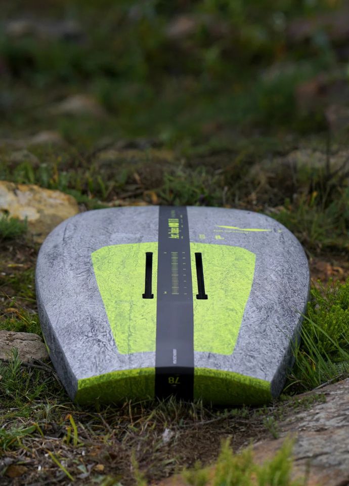 KT Arc Pro Carbon Strapless Foil Board 2026