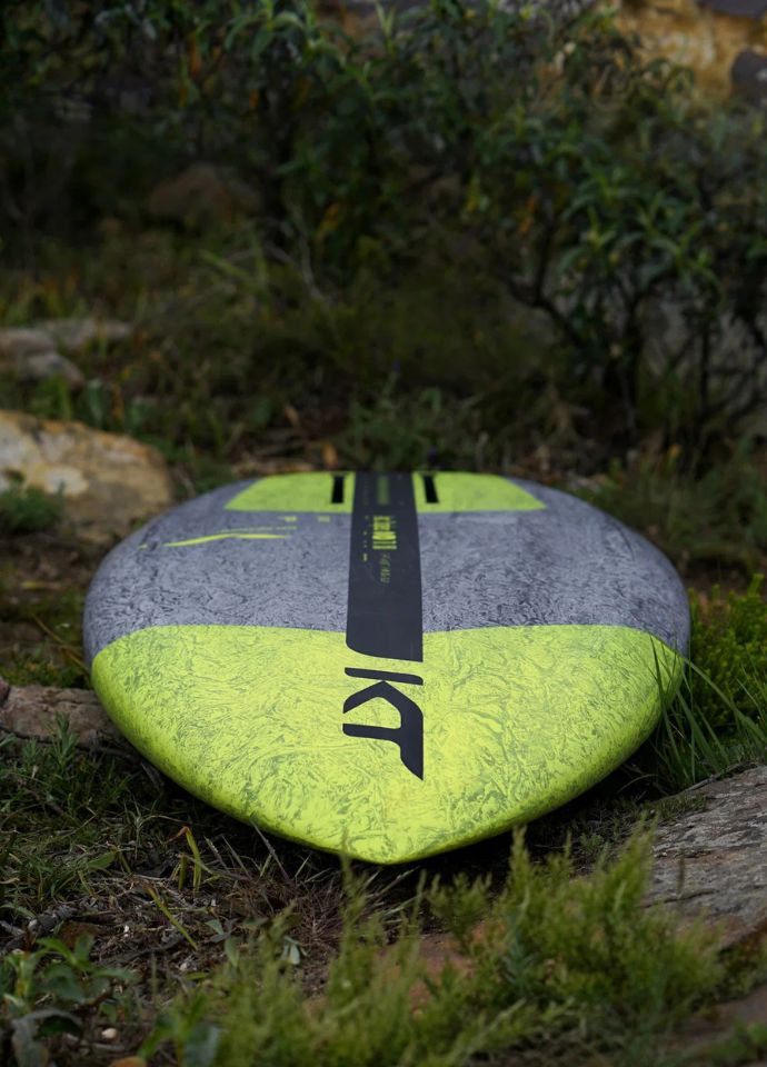 KT Arc Pro Carbon Strapless Foil Board 2026