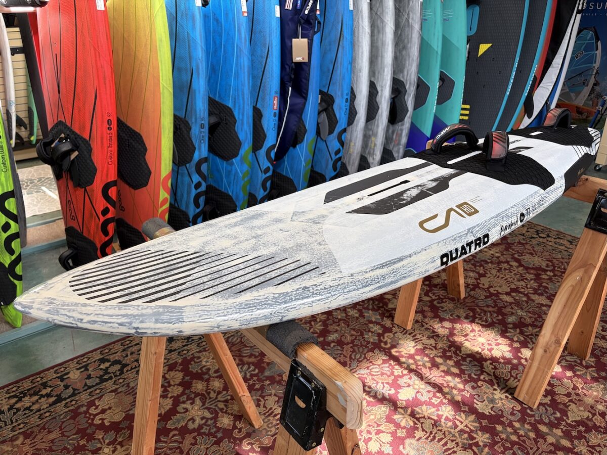 Quatro Pyramid 77 2023 USED Windsurf Board - Image 3