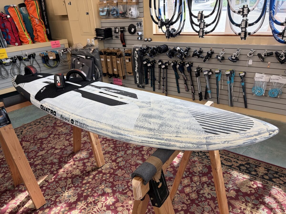 Quatro Pyramid 77 2023 USED Windsurf Board - Image 4