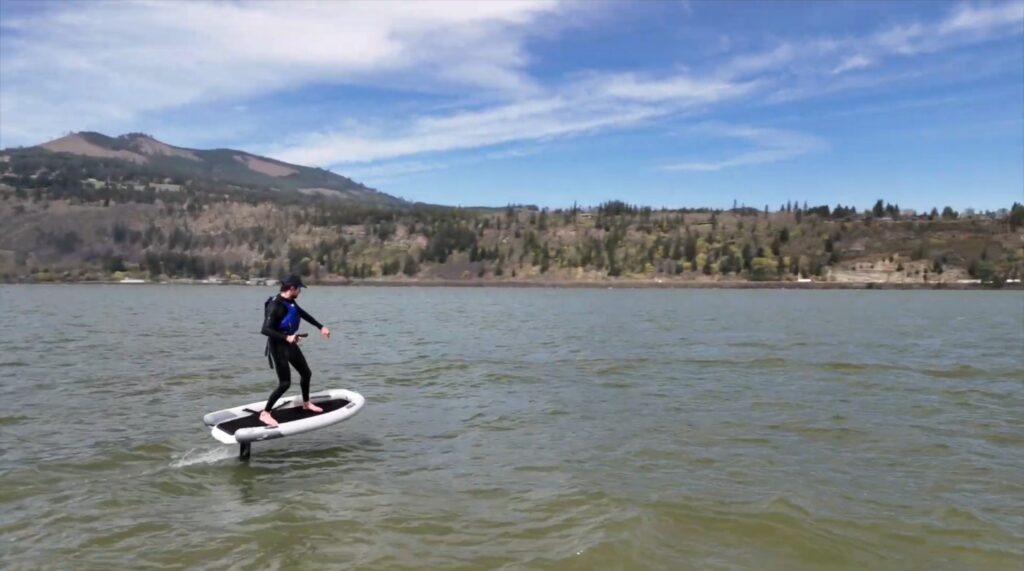 Big Winds eFoil lesson student riding a Lift5 on foil on the Columbia River in Hood River
